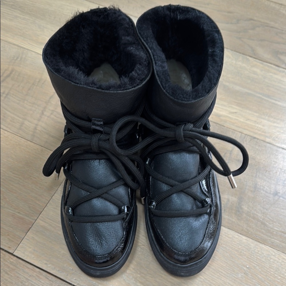 Inuikii Black Lace Up Boots with Plush Lining